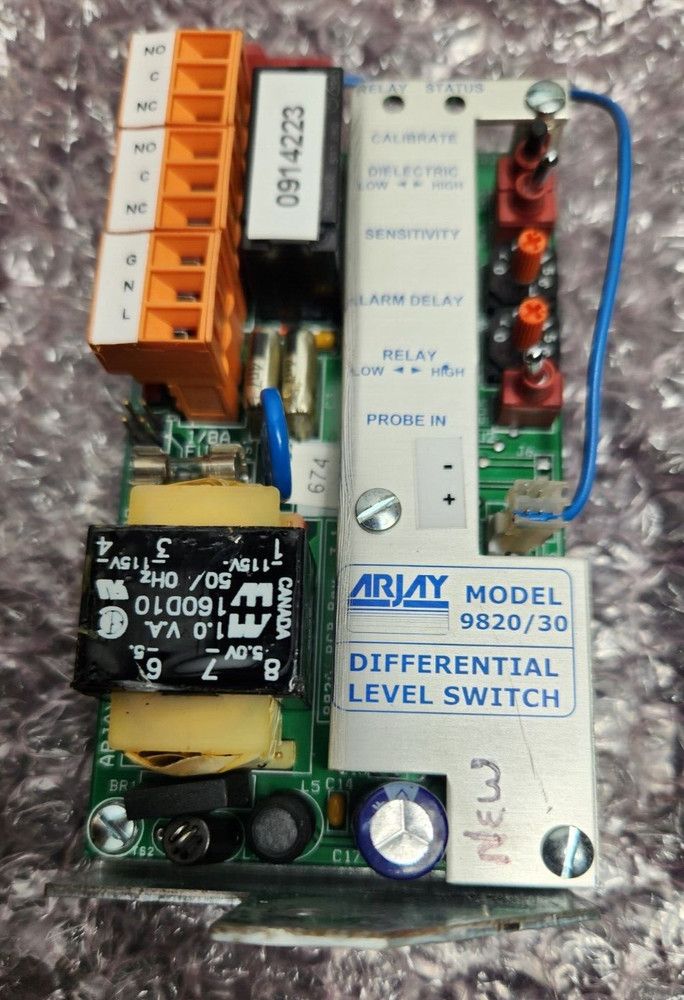 Arjay 9820/30 Differential Level Switch -NOS-