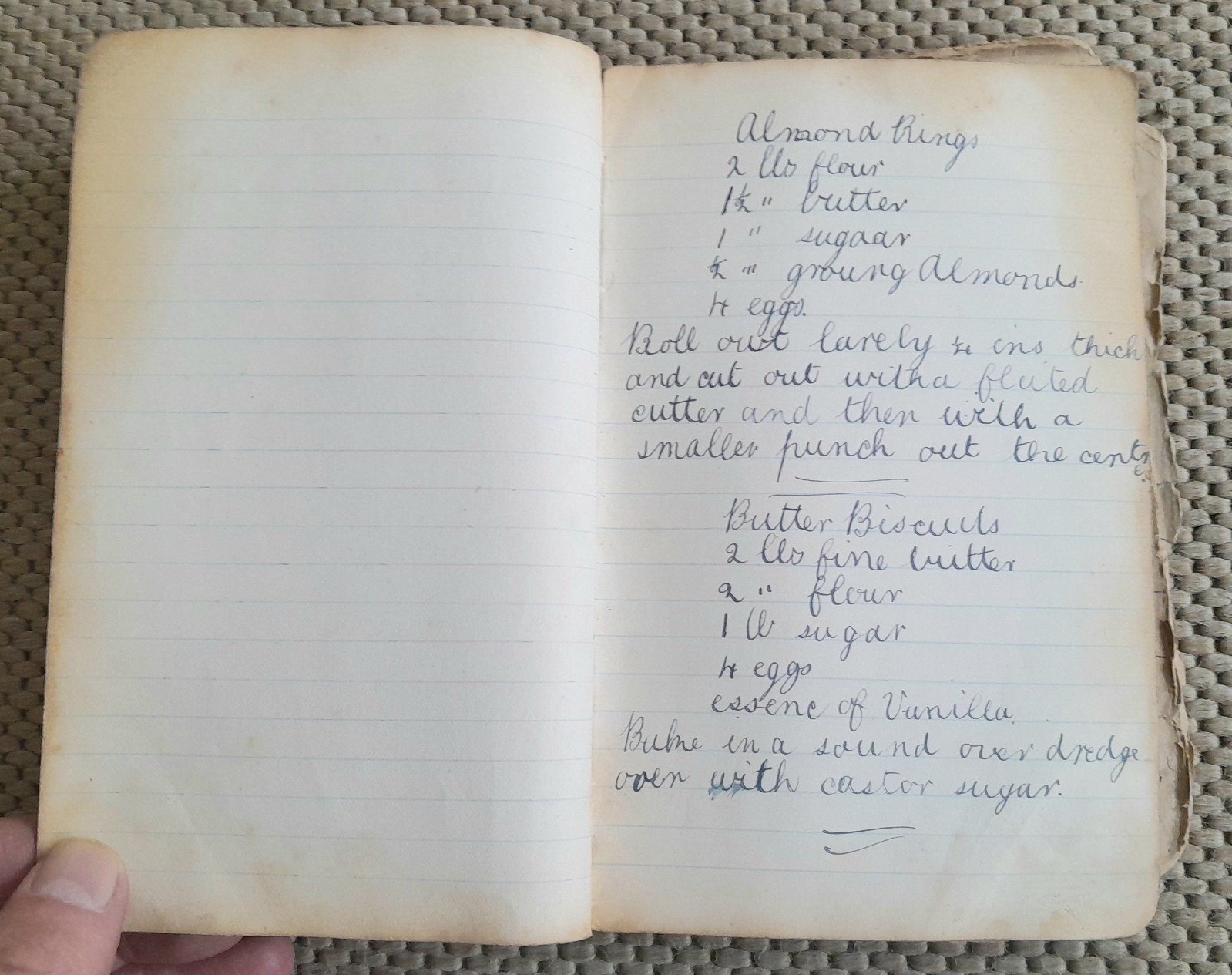 ANTIQUE HANDWRITTEN COOKERY RECIPE NOTEBOOK OF SWEET & SAVOURY DISHES, c1900