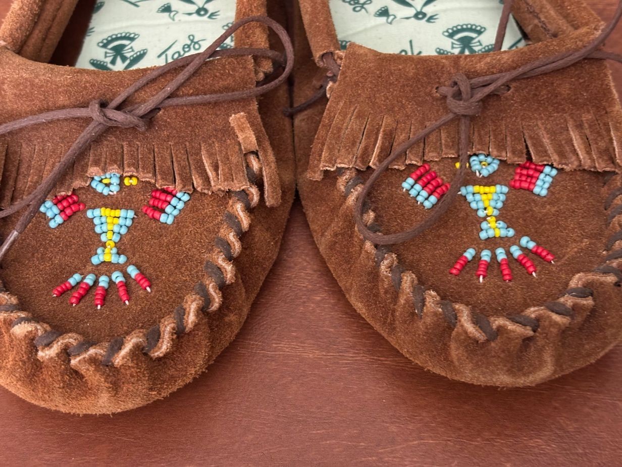 Vintage Taos Brand Leather Woman Moccasins Native American Beaded 70 60378