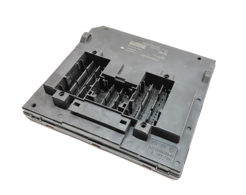 2016. AUDI A3 (8V) 1.8L (CNSB) ENGINE BODY CONTROL MODULE BCM