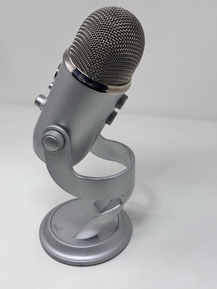 Blue Yeti USB Microphone Silver Desktop Stand Tested Working