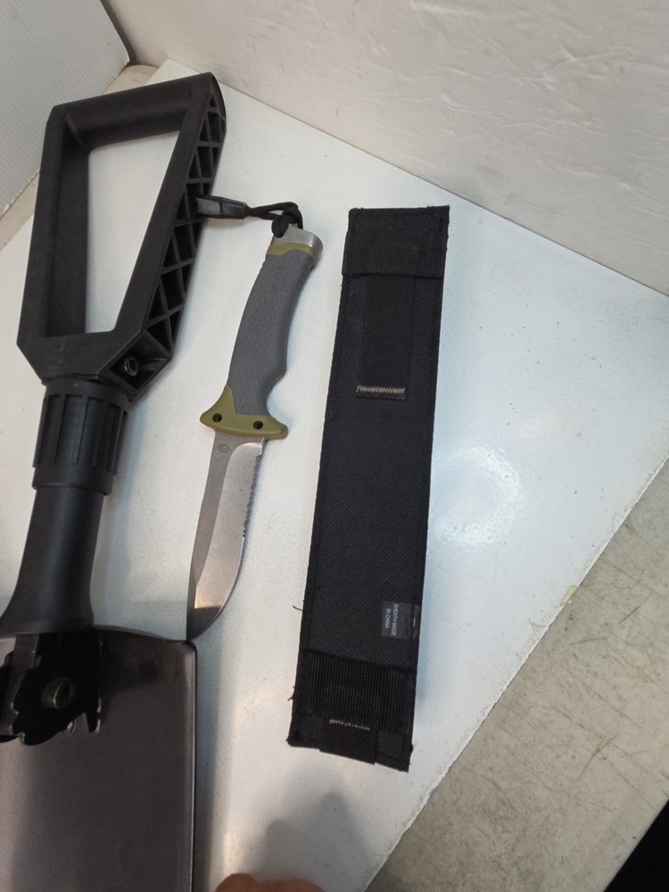 Gerber Knife Ultimate And 2000 Folding Shovel