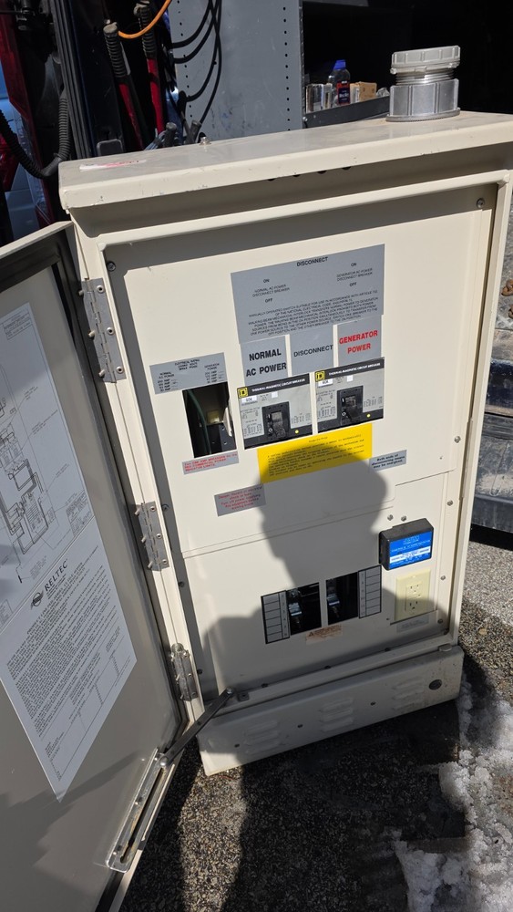 Square D 1 and 3-Phase Transfer Switches w/ Circuit Breakers