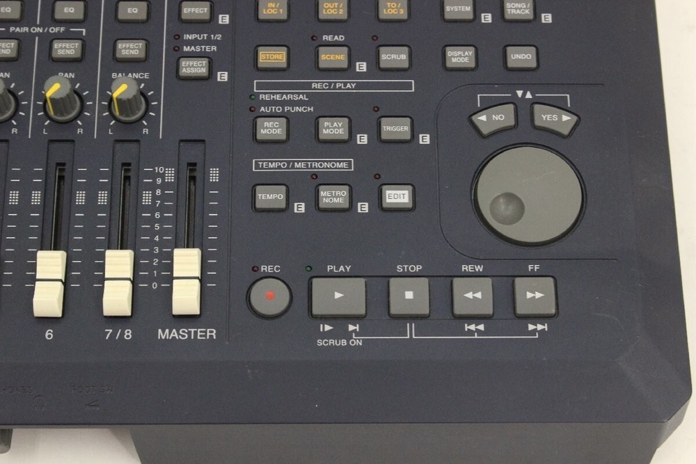 KORG D8 DEGITAL RECORDING STUDIO multitrack recorder