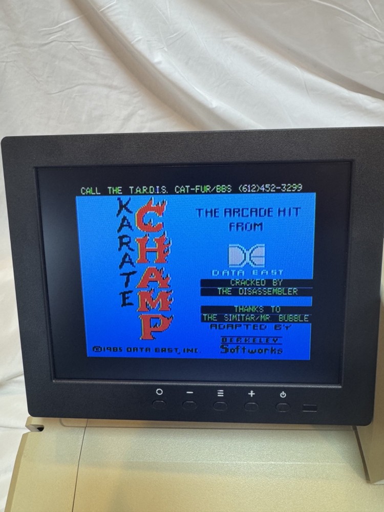 Apple IIe Computer Software bundle w/ Games - Applications - DOS - Diagnostics