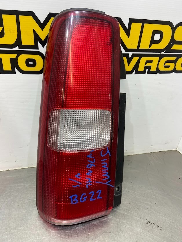 2000 SUZUKI JIMNY PASSENGER SIDE LEFT REAR LIGHT REF: BG22