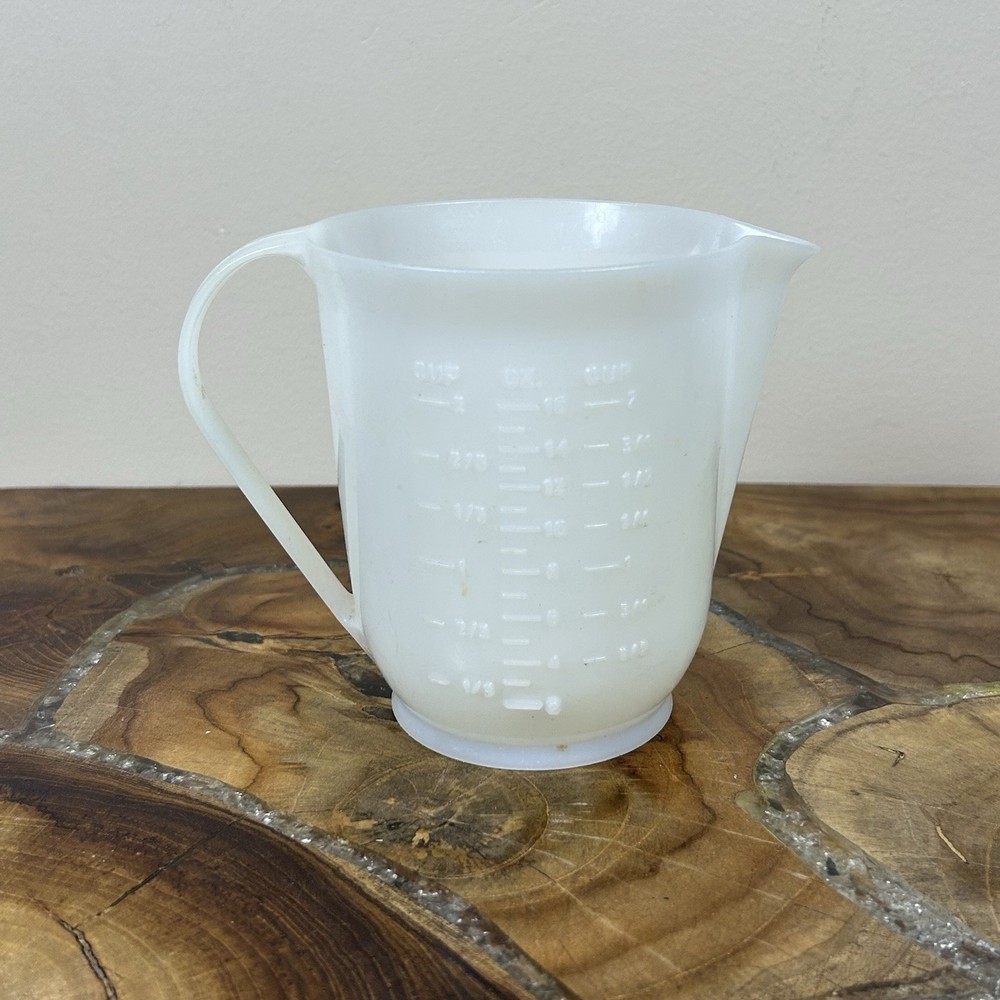 vintage Eagle Plastic 2 Cup Measuring Cup Made In USA