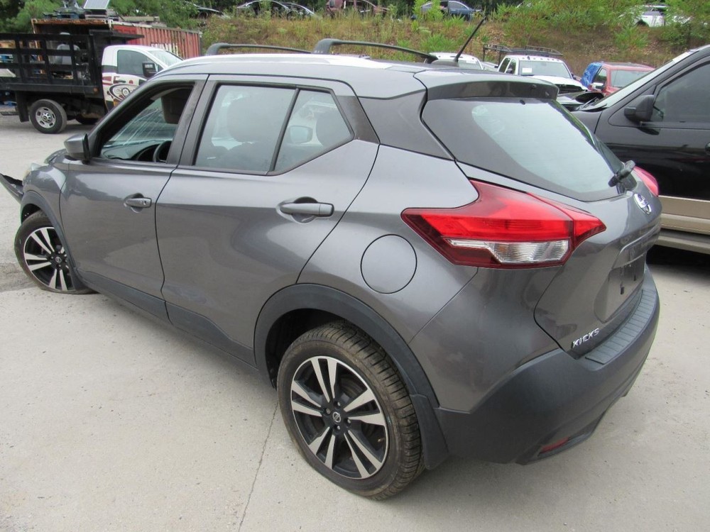 KICKS 2019 Glove Box 1073107