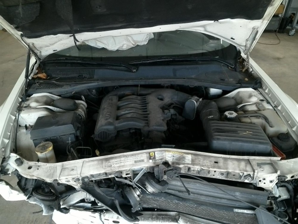 300 2010 High Mounted Stop Light 104795734