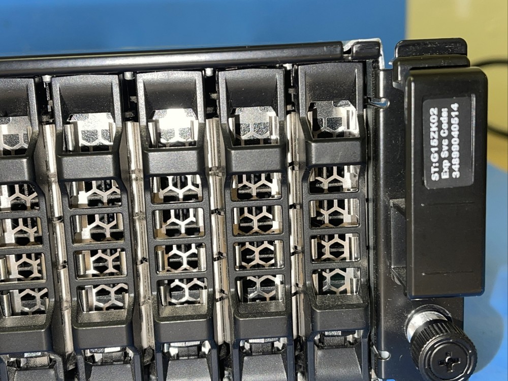 Dell Compellent Modular SAN Array SC220 NO HDD NO POWER AUPPLY NO MODULES GUTTED