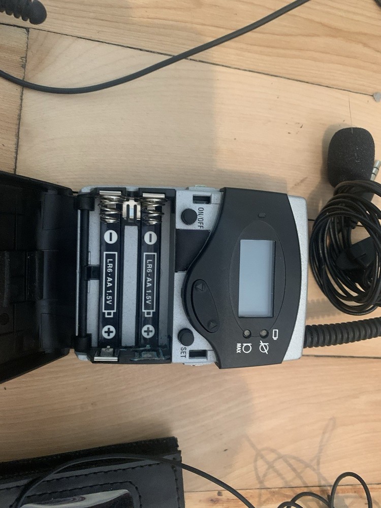 portable microphone lot - sennheiser and samson