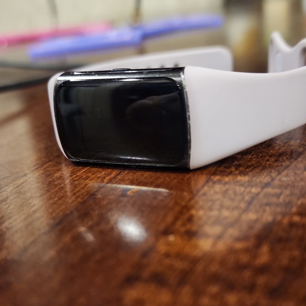 Fitbit Versa 2 + Pink Wrist Band