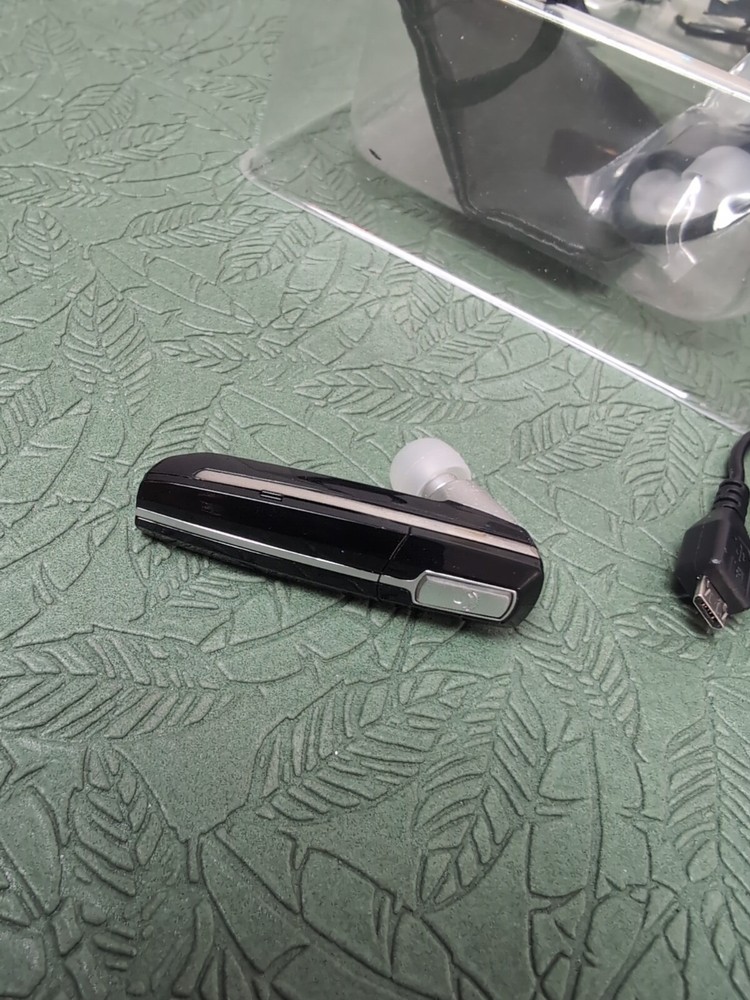 Plantronics Voyager 855 Bluetooth Headset Black (76300-01)