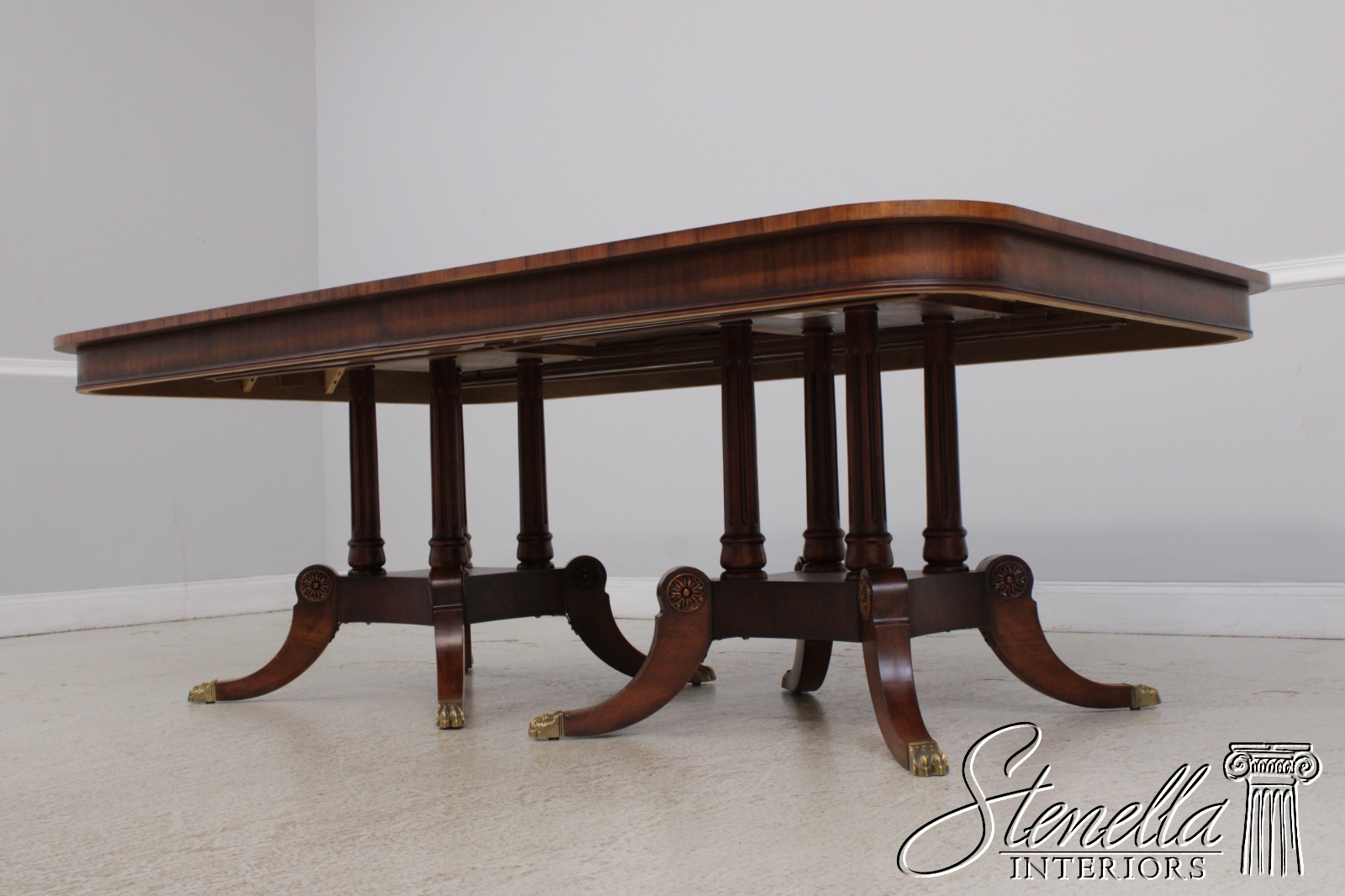 L72025: HENREDON Mahogany Double Pedestal Inlaid Dining Table