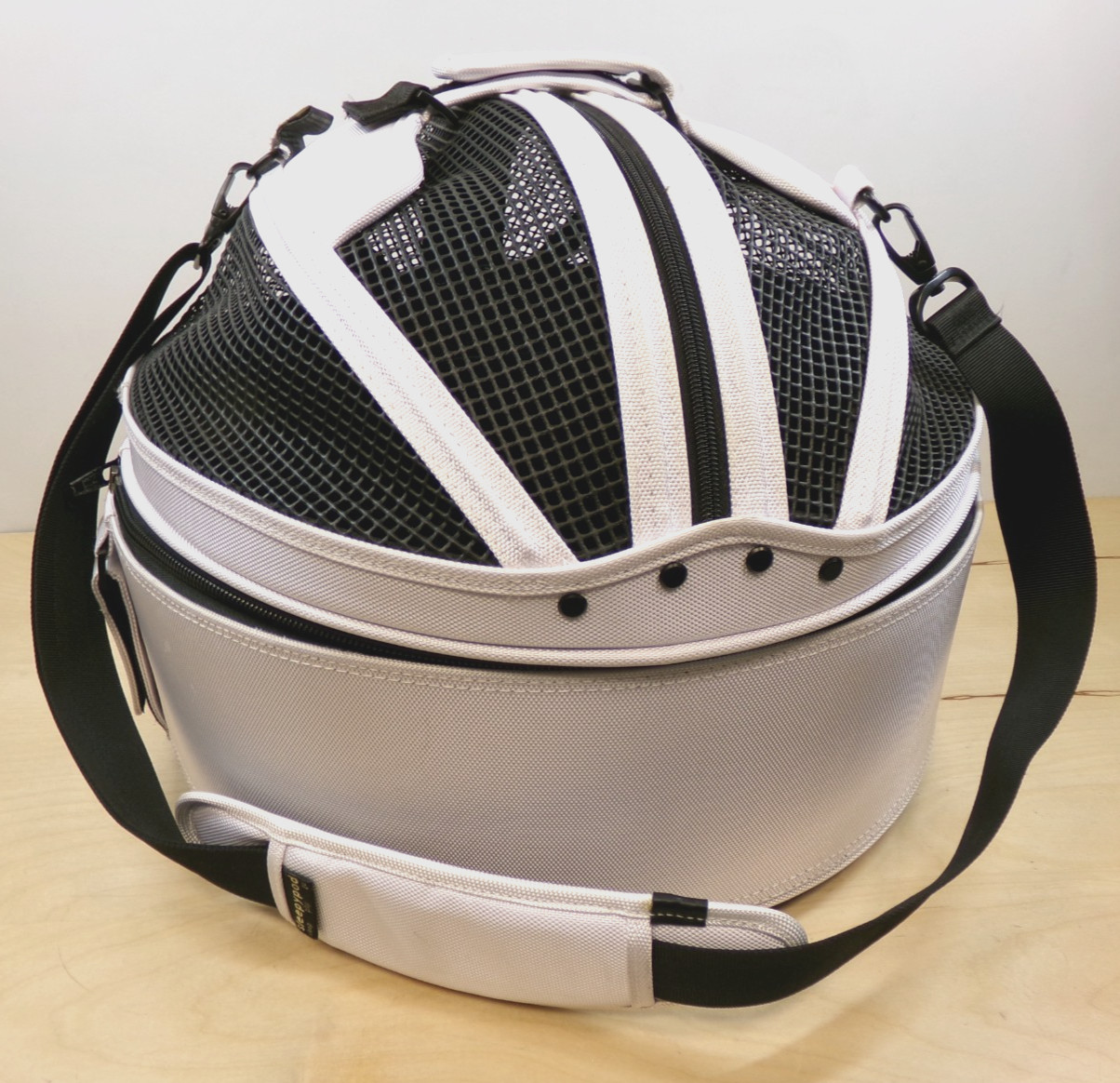 Sleepy Pod Mobile Pet Carrier Bed White Shoulder Strap Pets Up to 15 lb READ