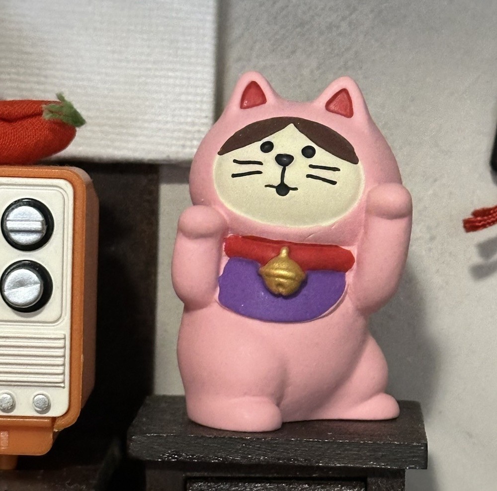 Authentic DECOLE Concombre Beckoning Cat Miniature Pink Hand-Painted