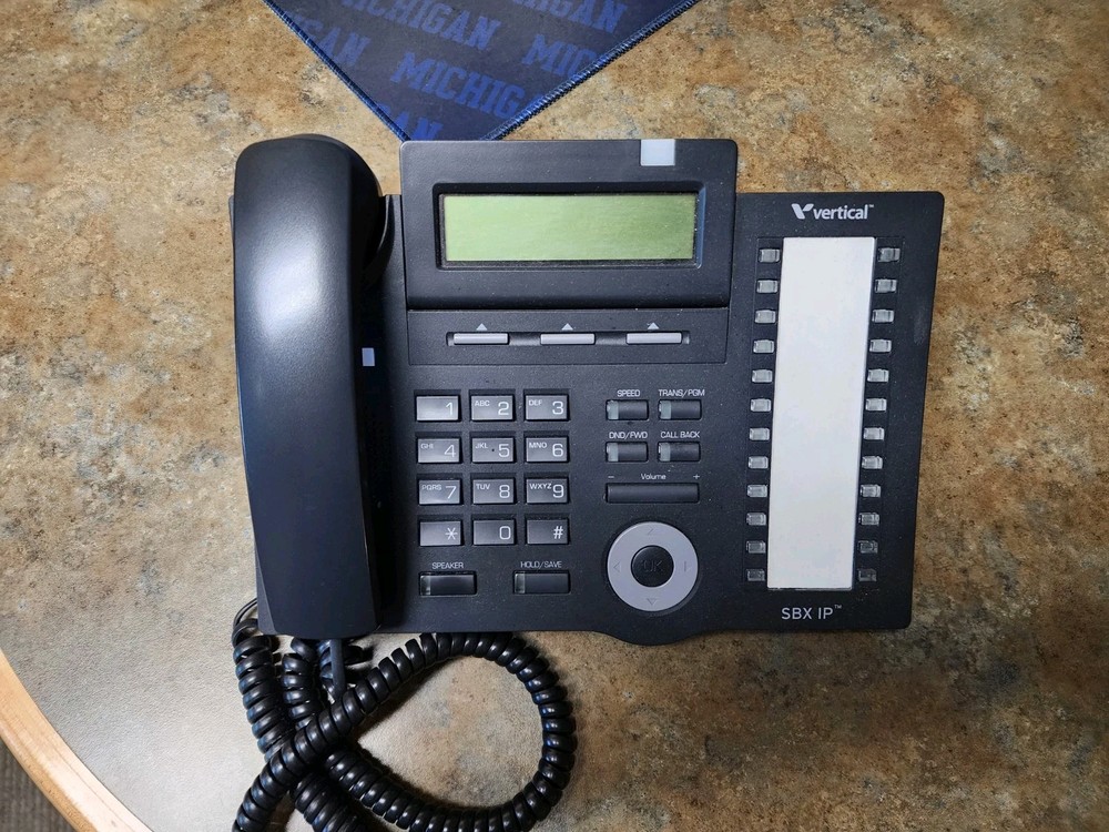 Vertical Vodavi 4024-00 SBX 24-Button Digital Display.