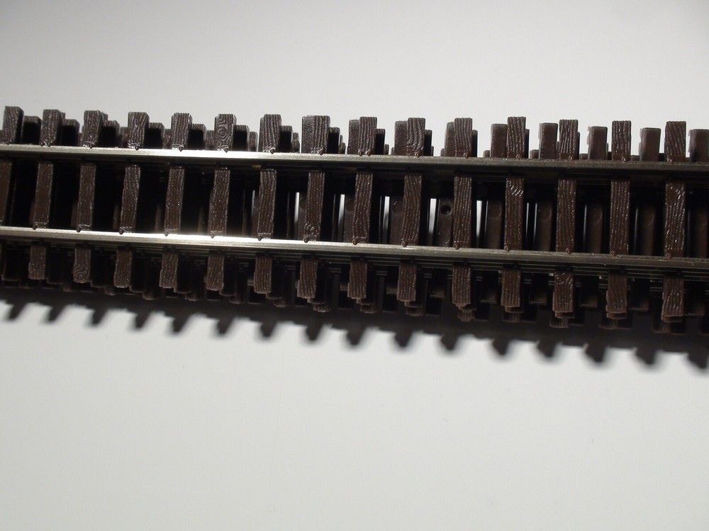 HON3 Micro-Engineering #10-114 HON3 SCALE Code 70 Flex Track NON WEATHERED