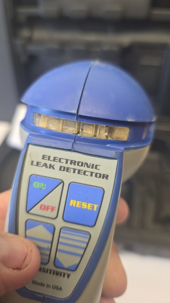 Mastercool Inspector 55100 Electronic Leak Detector with Case & Tip