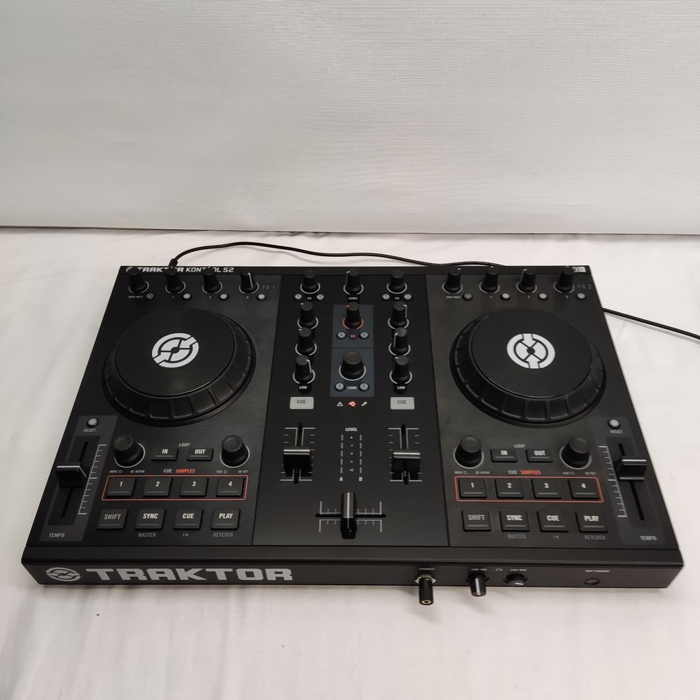 NATIVE INTRUMENTS TRAKTOR KONTROL S2 DJ CONTROLLER AND AUDIO INTERFACE MIXER