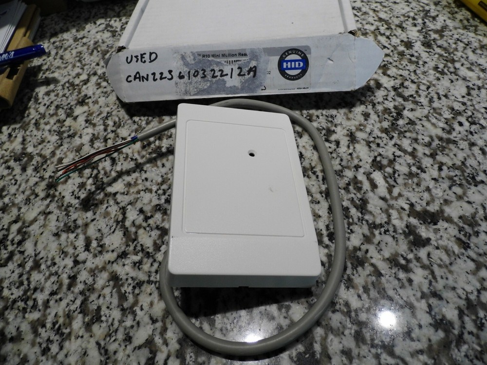 USED HID THINLINE II CARD READER CAN22361032212A