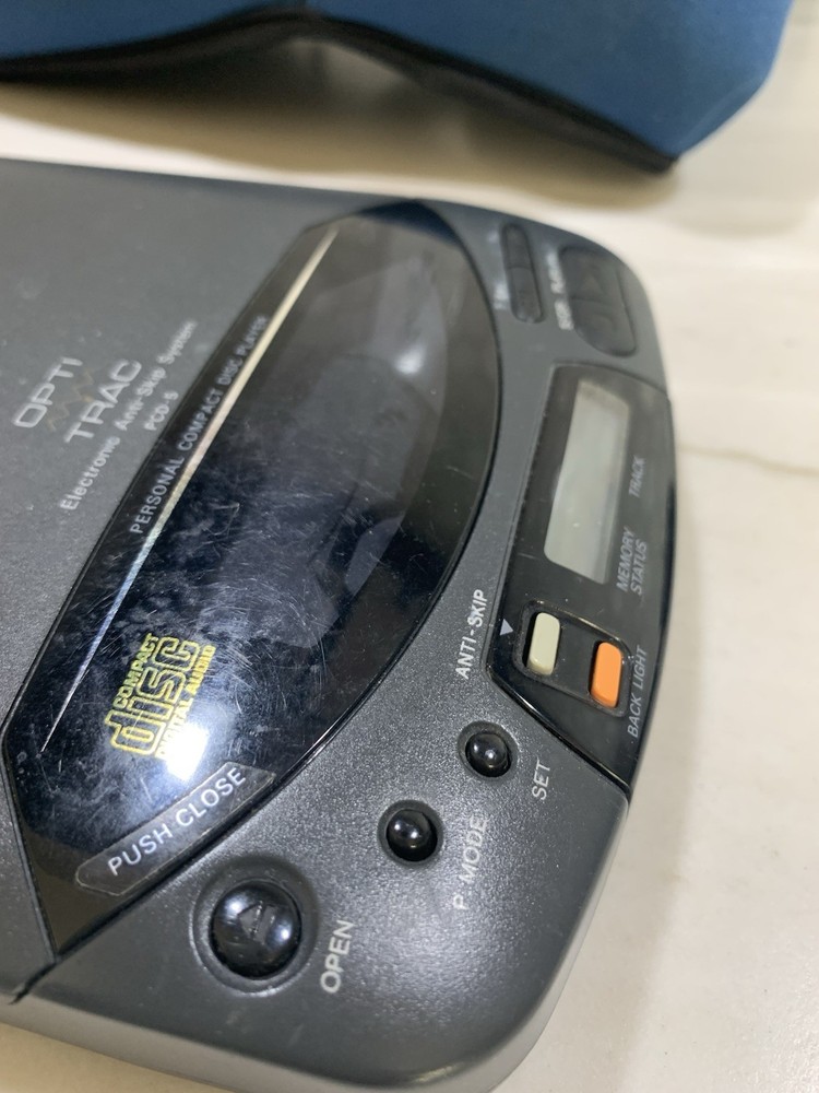 Fisher PCD-5 Personal CD Player EES 1 Bit Opti Trac Tested & Works With Case