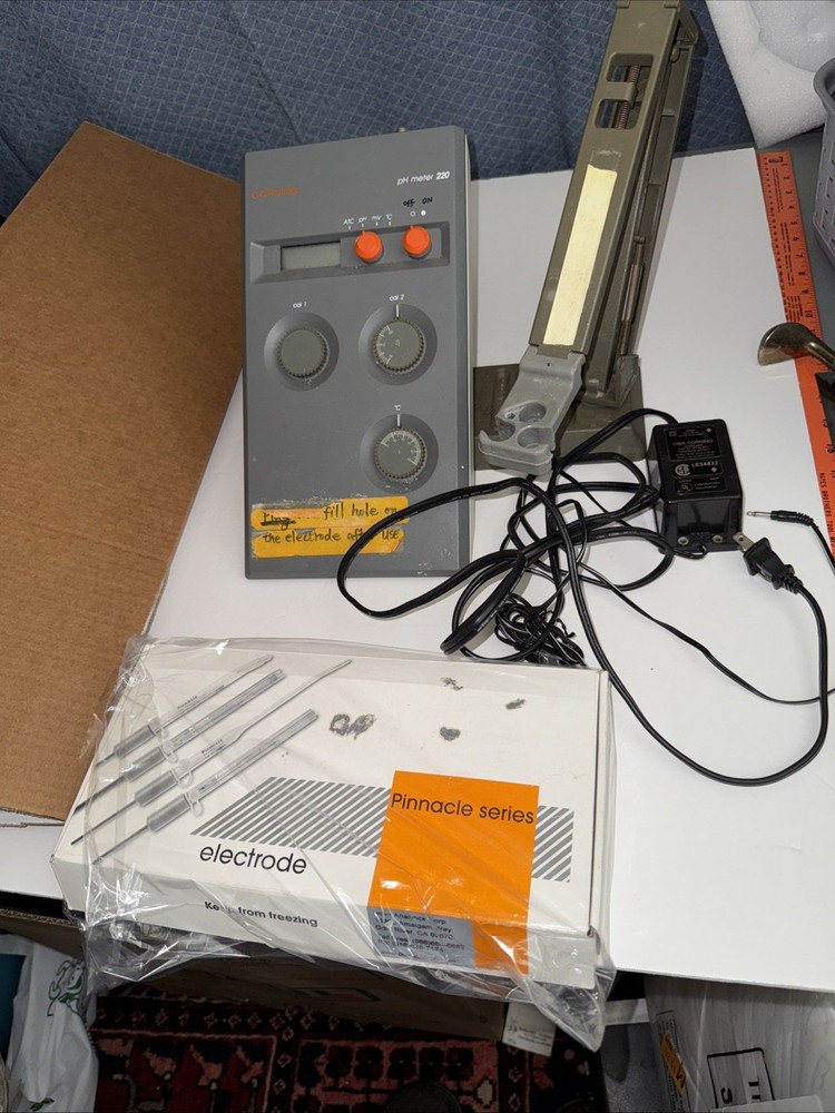 STEM Corning pH Meter 220 with plug, accepts Batteries (not included)& Electrode