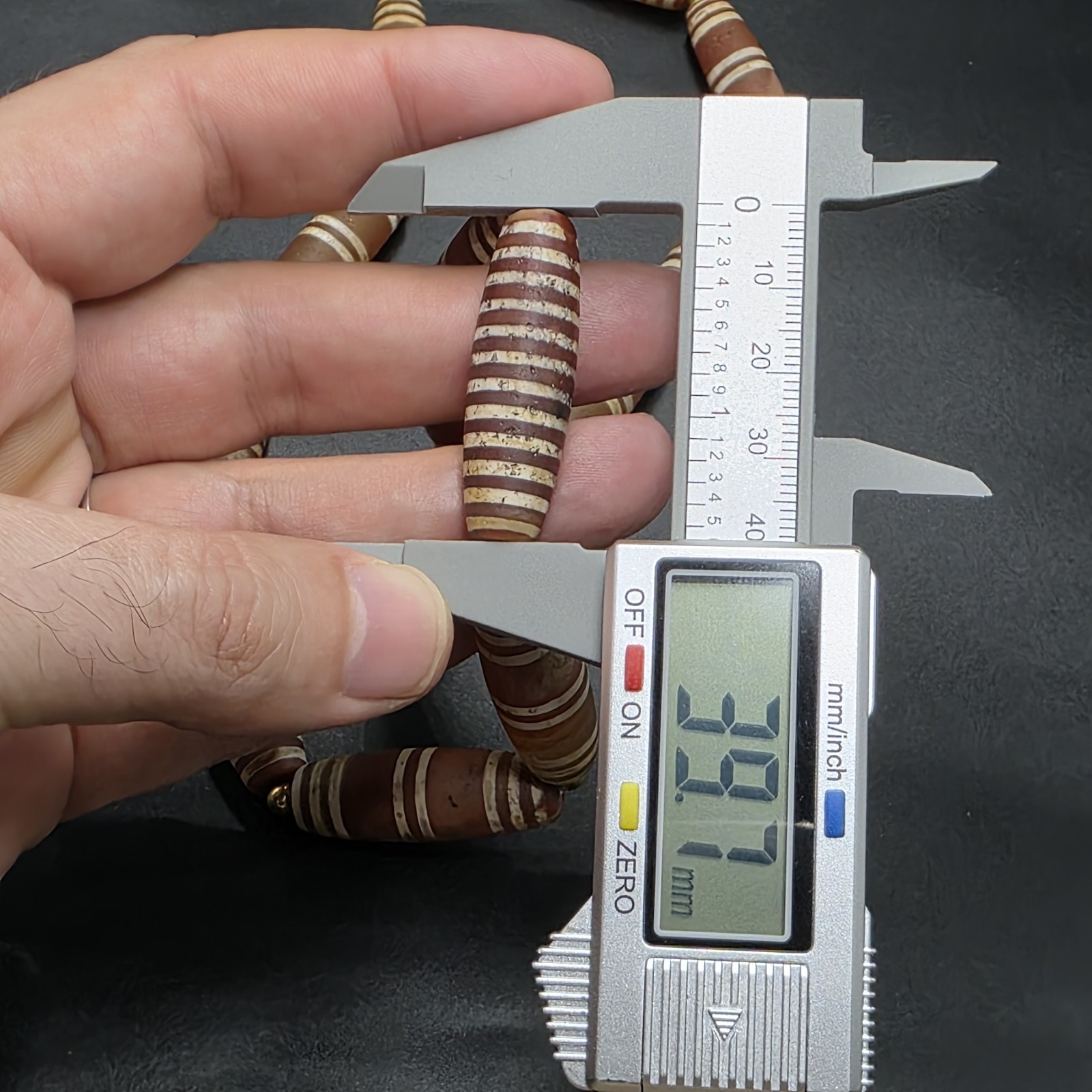 Antique Etched Carnelian Decorated Agate Beads Necklace.