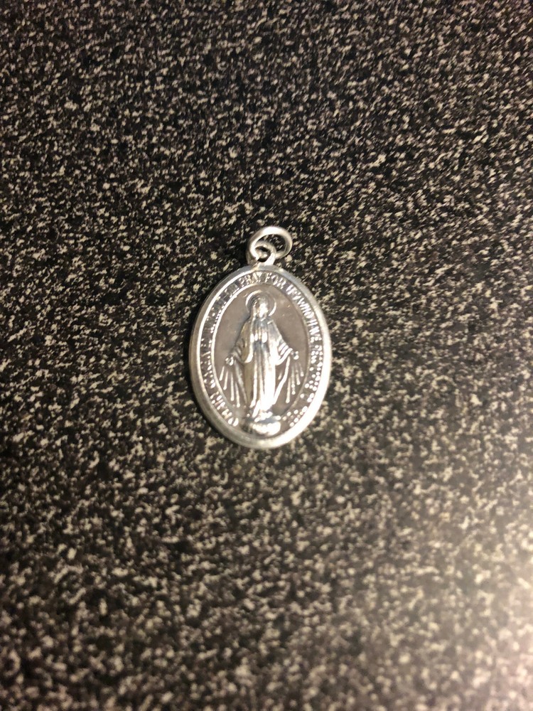 (1) Miraculous Medal. Traditional all Metal Not Yet Blessed See Pics.
