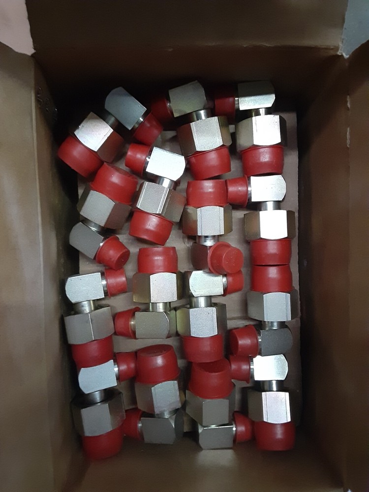 John Deere Elbow Fitting AR74194