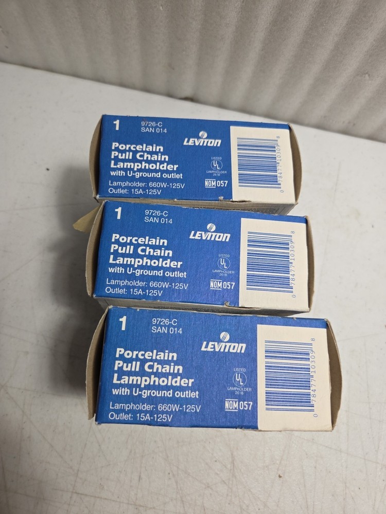 NoS Leviton 9726-C White Porcelain Incandescent Medium Base Pull Chain Socket
