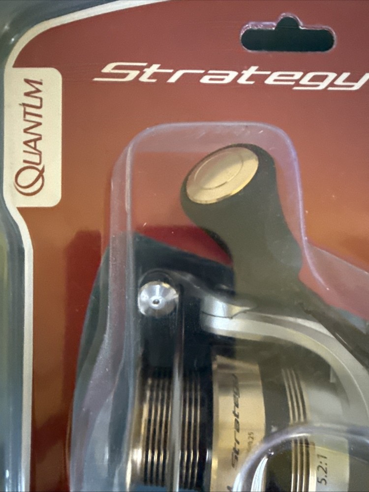 Quantum Strategy Size 30 Spinning Reel 5+1 BB NEW
