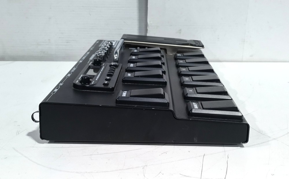 Line 6 Pod XT Live Electric Guitar Multi-Effects Processor & Amplifier Modeler