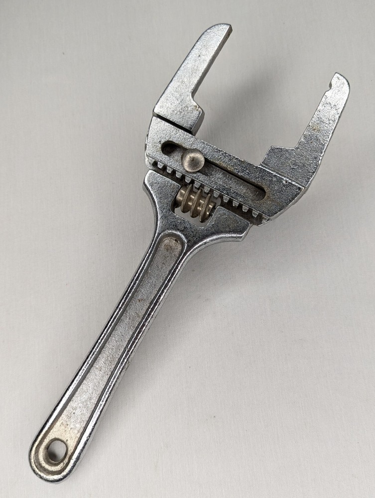 Thumbscrew Adjustable Wing-Nut Locking Slip & Lock Plumbers Wrench