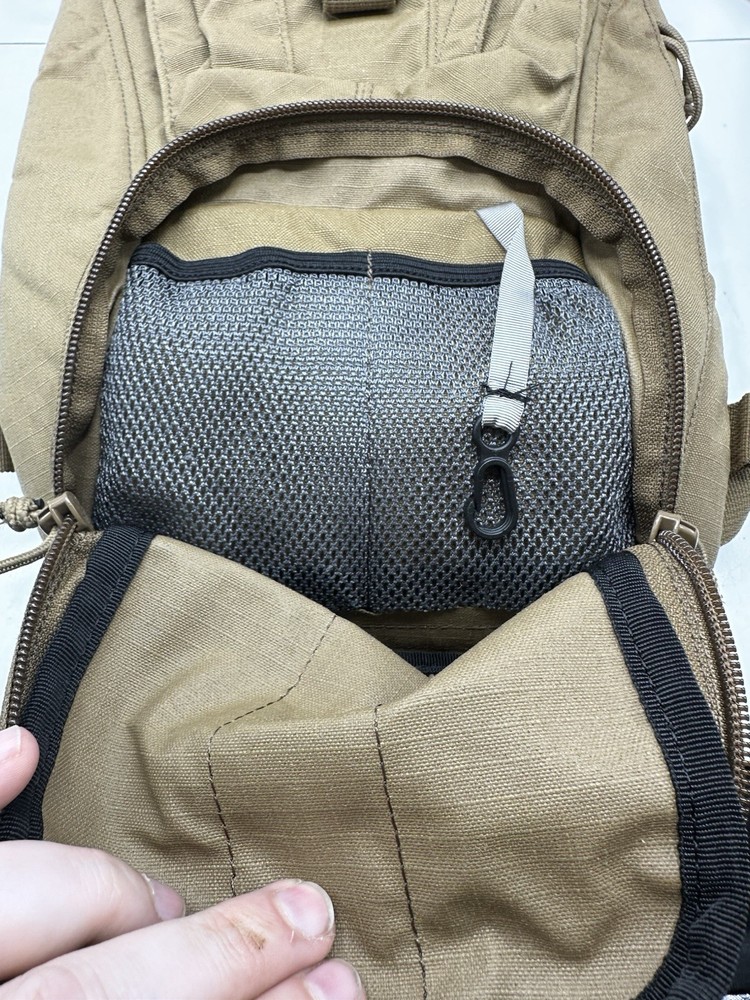 CamelBak Ambush 100oz 3L Mil Spec Hydration Pack Coyote Tan Includes Bladder EUC