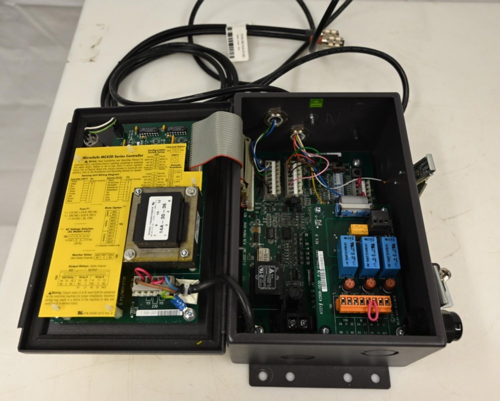 Omron MC42D-1-AC Safety Mat Controller