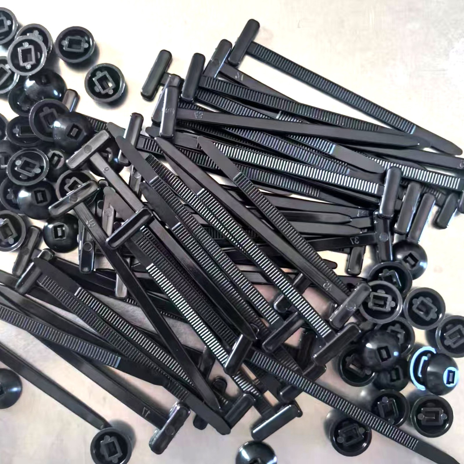 100PCS Nylon Cable Tie Buckle Self Locking Car Body Fastener Clips