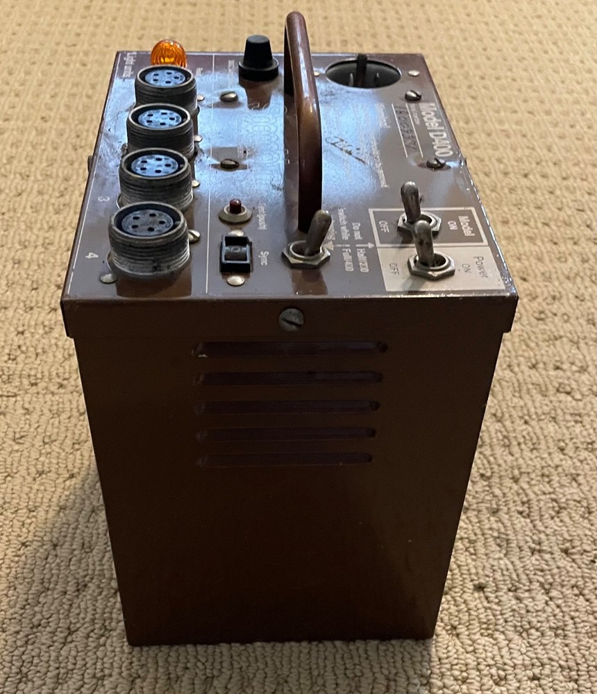 Speedotron Model D400 Photography Flash Power Supply Untested