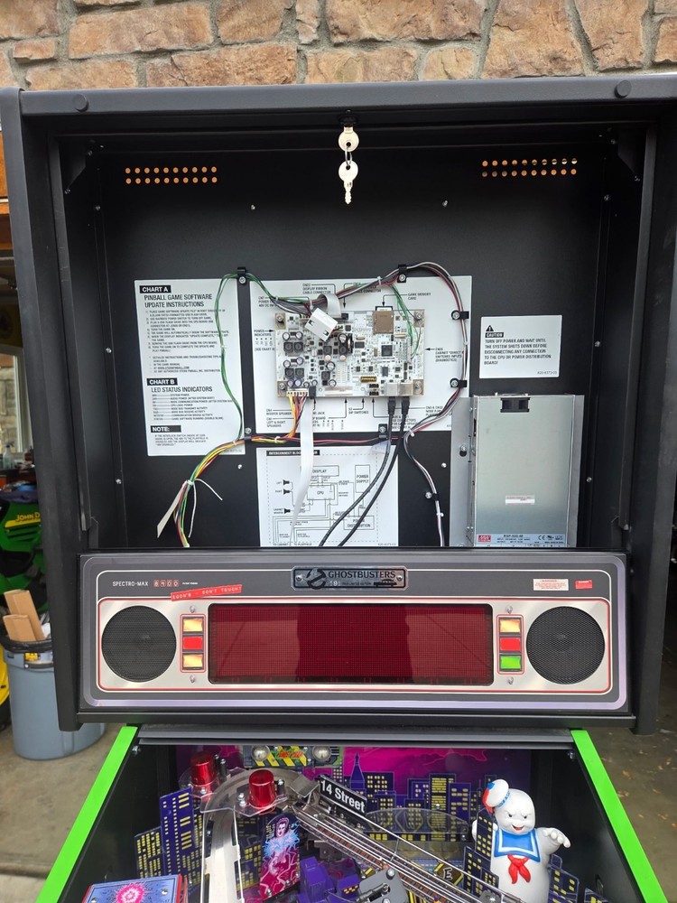 Ghostbusters Limited Edition Pinball Machine ..Nice Condition