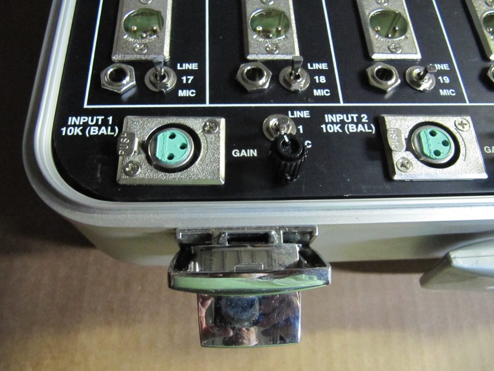 Opamp Labs A-24/2ML Audio Press Feed Mult Distribution Box