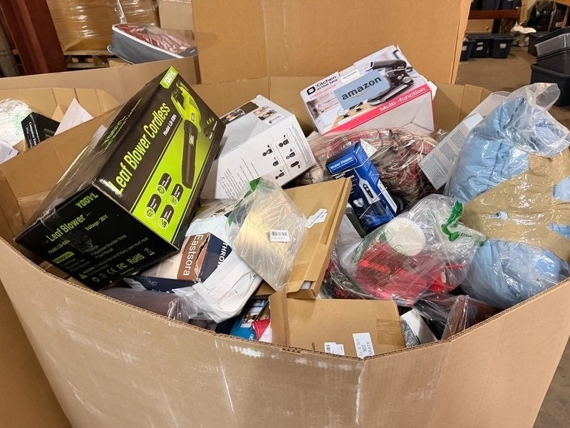 brand new liquidation box from Amazon And Target/large