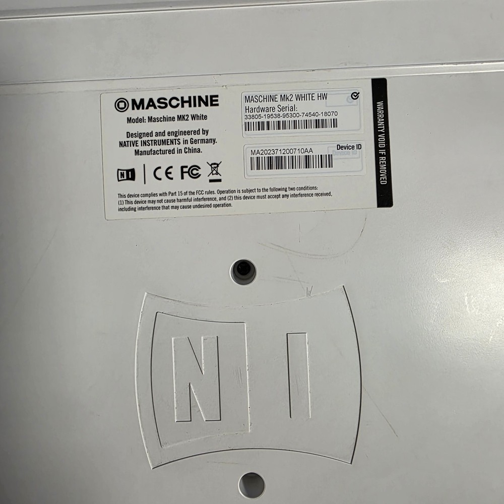 Native Instruments MASCHINE MK2 *NO Software * Works * LED Screen Problem*
