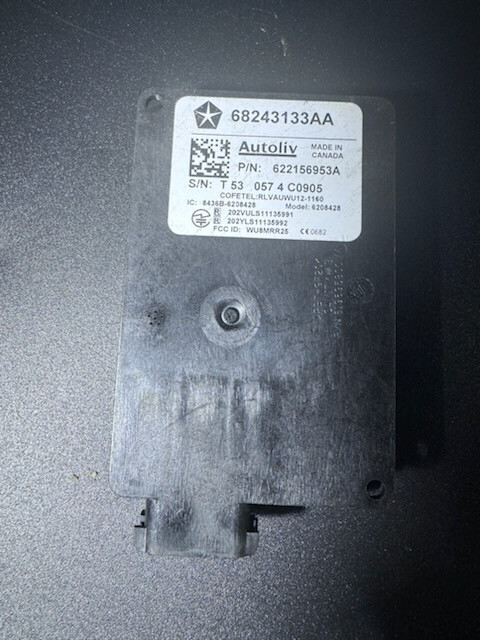 2015-2016 Chrysler 200 Blind Spot Detection Module 	68243133