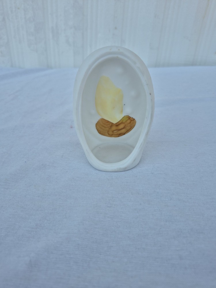 VINTAGE RELIGIOUS Praying Hands Tealight Holder