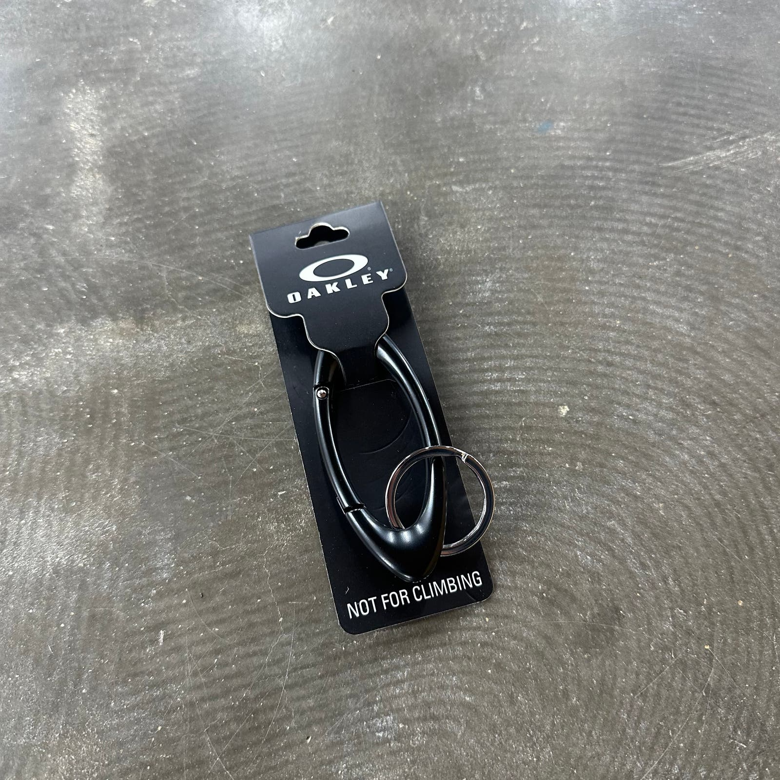 Oakley Essential Icon Carabiner Unisex Keychain 3.6in Black - Japan Exclusive