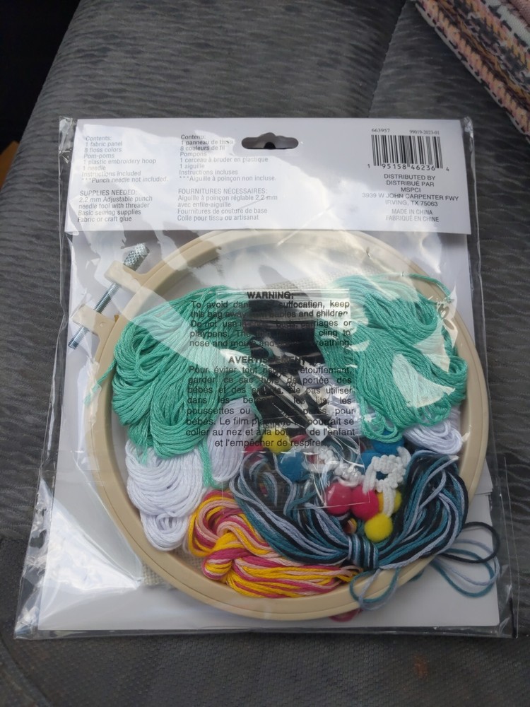 Loops & Threads Punch Needle Kit “Llama”