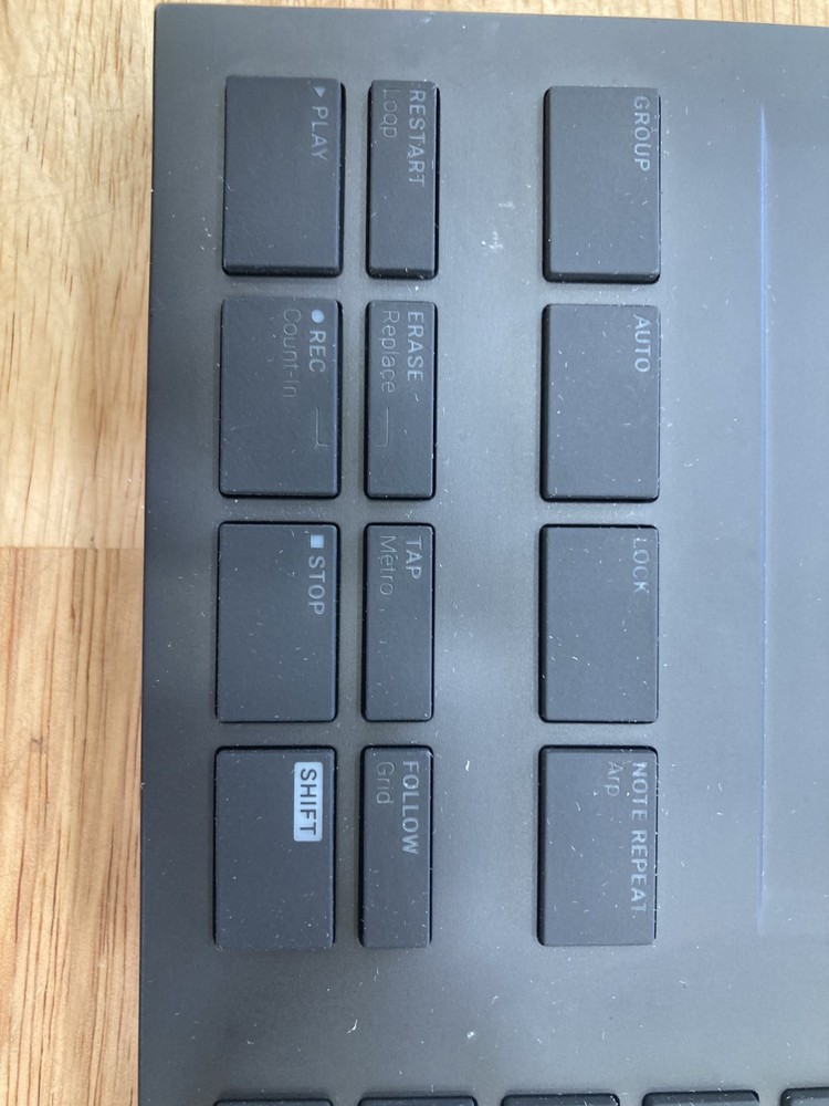 Native Instruments MASCHINE MIKRO MK3 Drum Controller USED