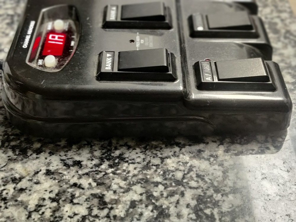 Line 6 Floor POD Plus Guitar Multi Effects Processor Pedal Board