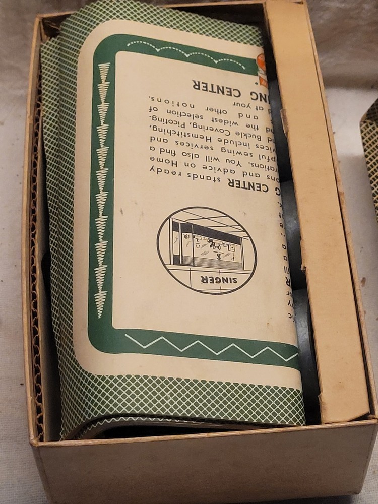 Vintage Singer Automatic Zigzagger With Original Box And Phamplet