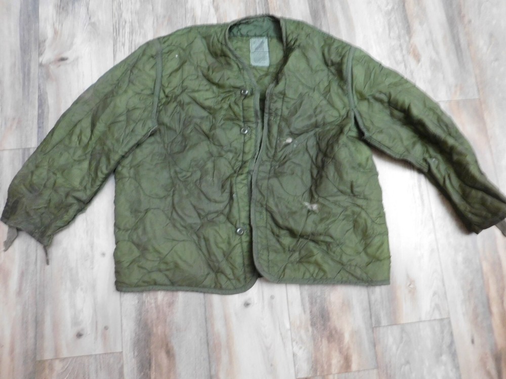 US ARMY  FIELD JACKET LINER SIZE LARGE